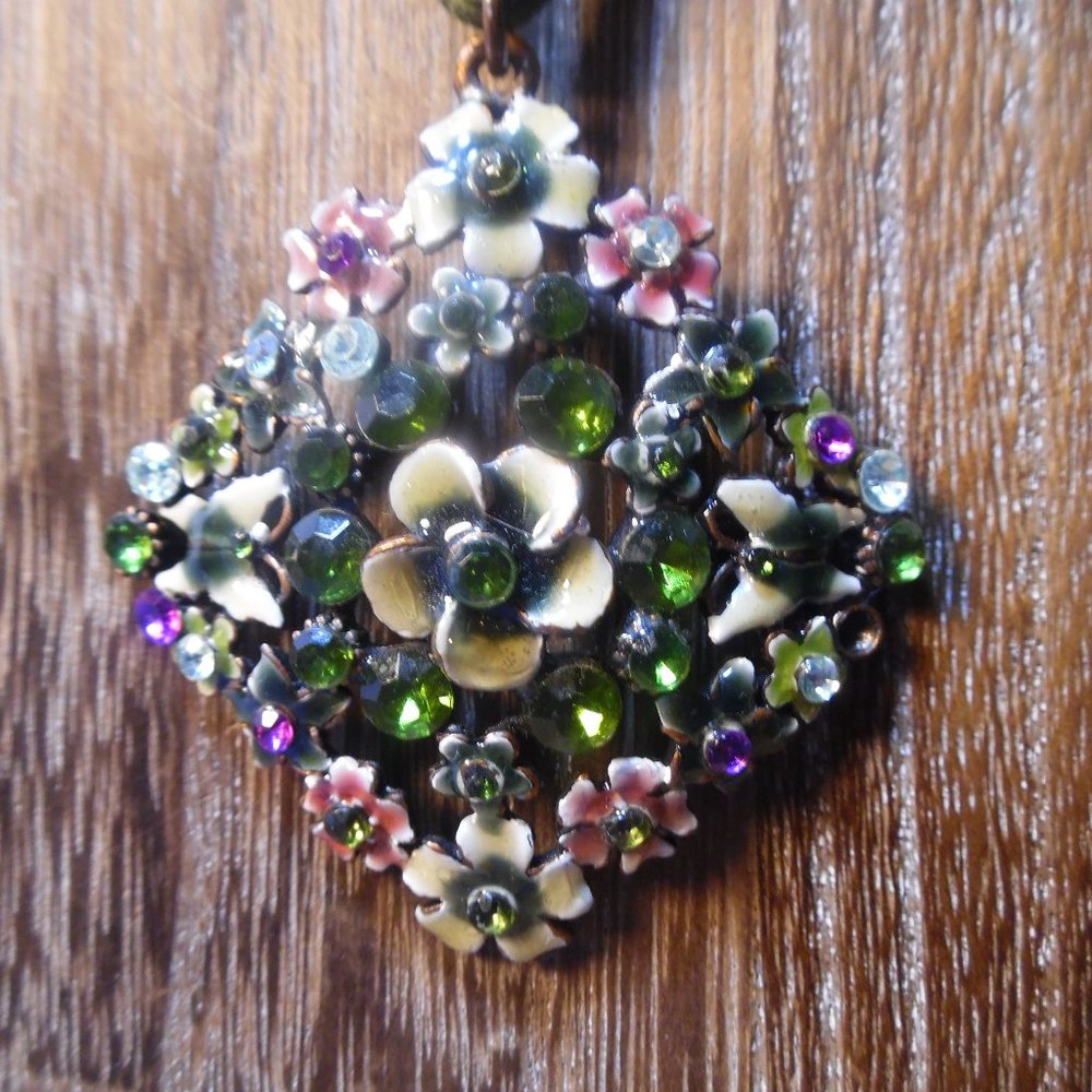 FLORAL RHINESTONE NECKLACE
